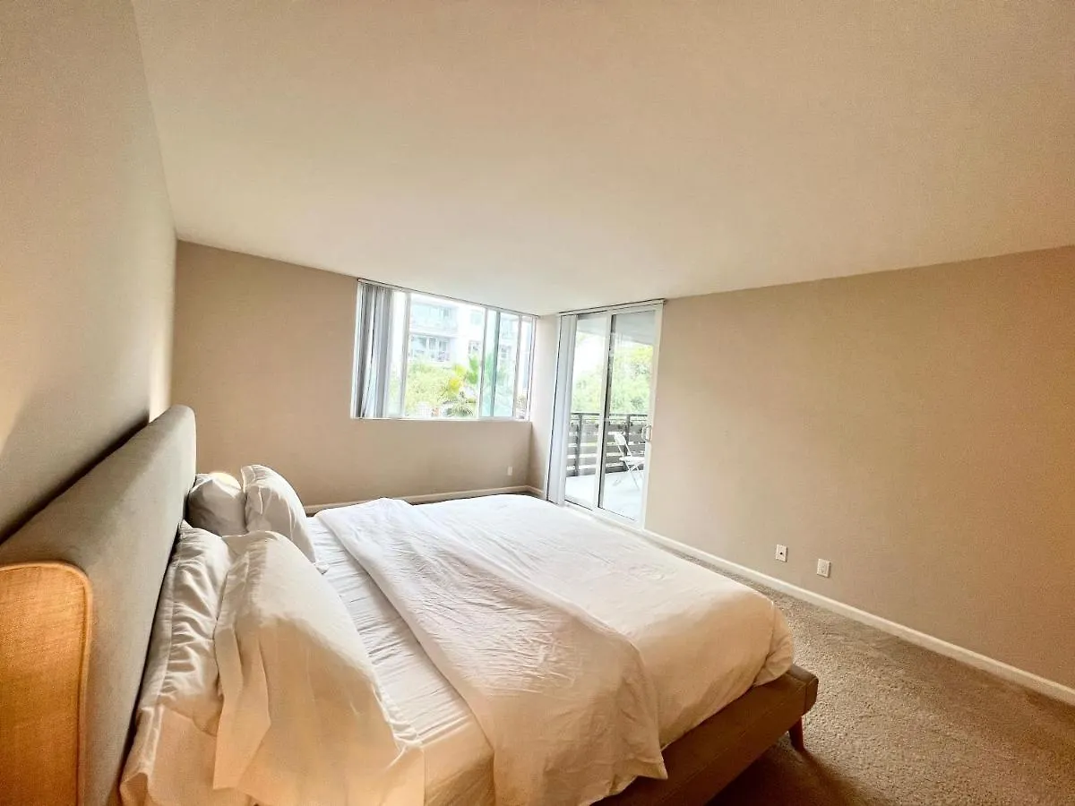 Luxury Marina Unit 2 Bedrooms 2 Bathrooms Los Angeles